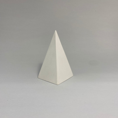 Геометрична фігура Піраміда 11,5 см висота, 4 кута